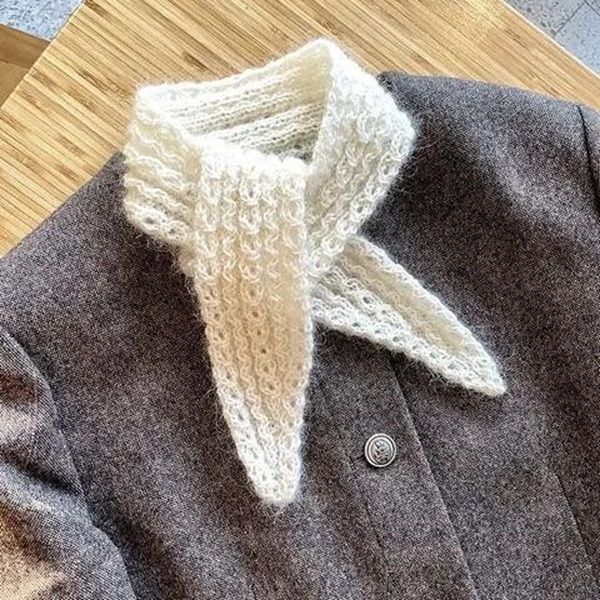 LUCKY_scarf-1.jpg